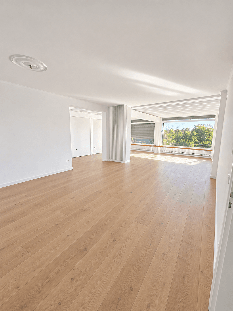 Prenájom bytu 4-izbový 118 m², Baden-Baden, Bádensko-Wurttembersko Prenájom bytu 4-izbový 118 m², Baden-Baden, Bádensko-Wurttembersko