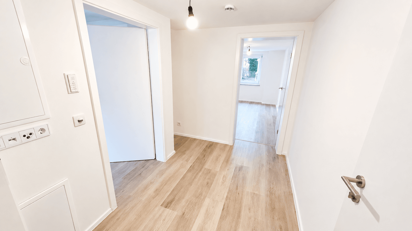 Prenájom bytu 2-izbový 70 m², Rheinstraße 14, Gailingen am Hochrhein, Bádensko-Wurttembersko Prenájom bytu 2-izbový 70 m², Rheinstraße 14, Gailingen am Hochrhein, Bádensko-Wurttembersko