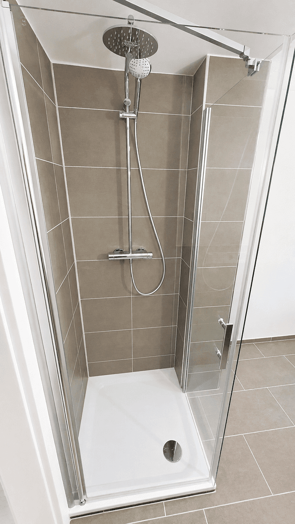 Prenájom bytu 2-izbový 70 m², Rheinstraße 14, Gailingen am Hochrhein, Bádensko-Wurttembersko Prenájom bytu 2-izbový 70 m², Rheinstraße 14, Gailingen am Hochrhein, Bádensko-Wurttembersko