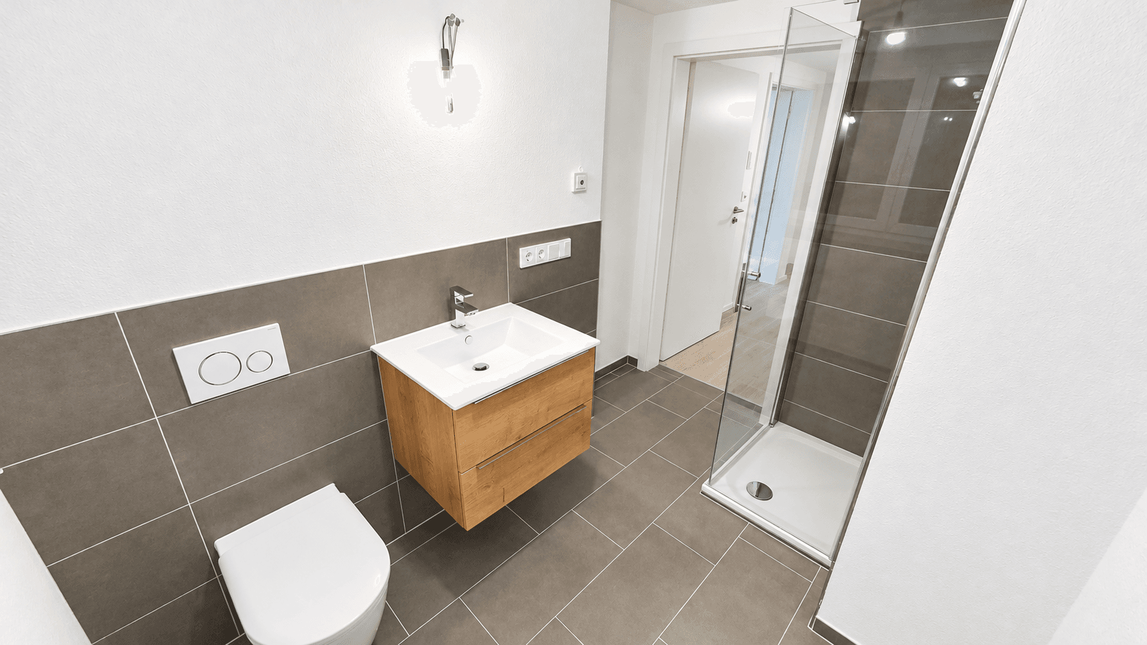 Prenájom bytu 2-izbový 70 m², Rheinstraße 14, Gailingen am Hochrhein, Bádensko-Wurttembersko Prenájom bytu 2-izbový 70 m², Rheinstraße 14, Gailingen am Hochrhein, Bádensko-Wurttembersko