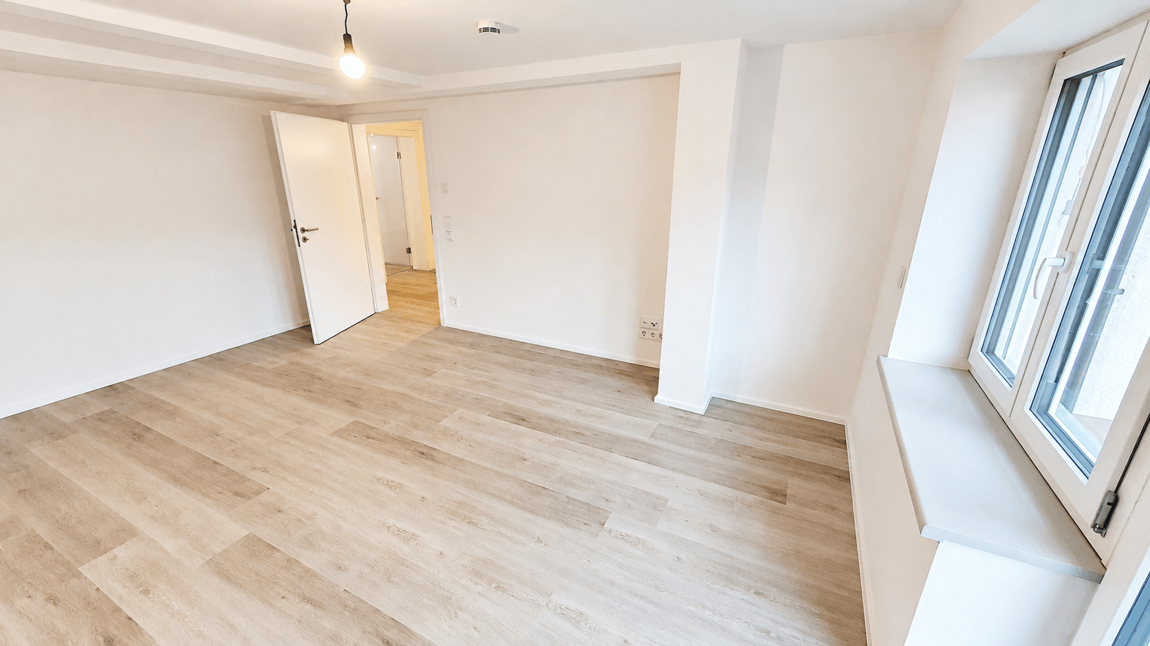 Prenájom bytu 2-izbový 70 m², Rheinstraße 14, Gailingen am Hochrhein, Bádensko-Wurttembersko Prenájom bytu 2-izbový 70 m², Rheinstraße 14, Gailingen am Hochrhein, Bádensko-Wurttembersko