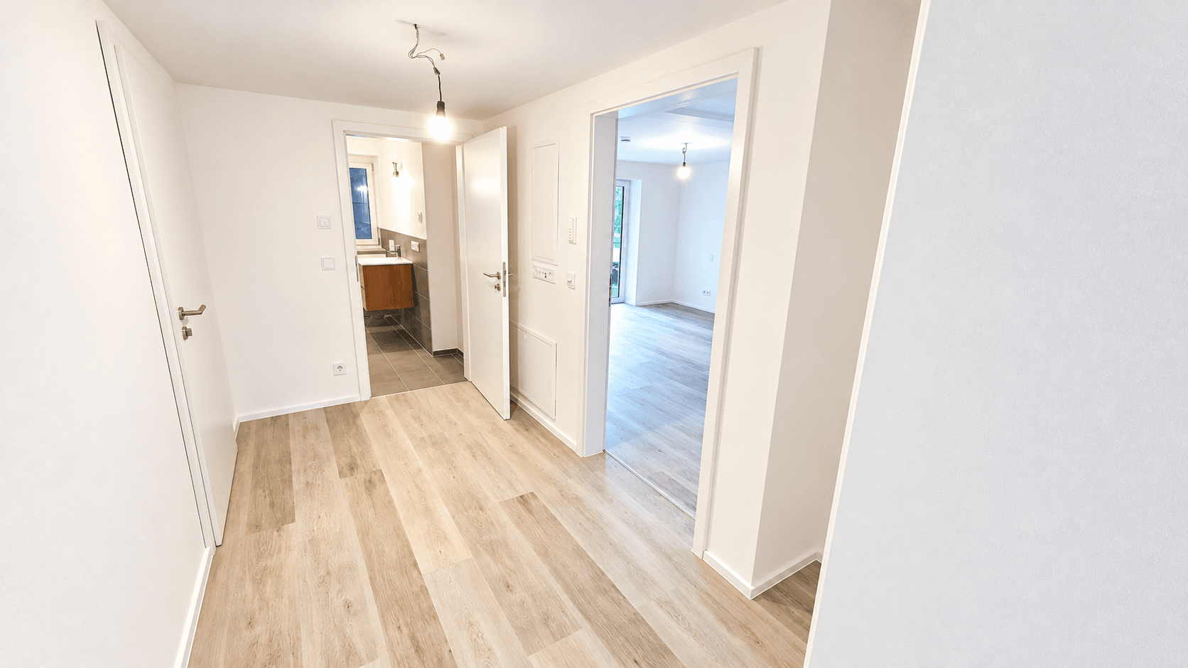 Prenájom bytu 2-izbový 70 m², Rheinstraße 14, Gailingen am Hochrhein, Bádensko-Wurttembersko Prenájom bytu 2-izbový 70 m², Rheinstraße 14, Gailingen am Hochrhein, Bádensko-Wurttembersko