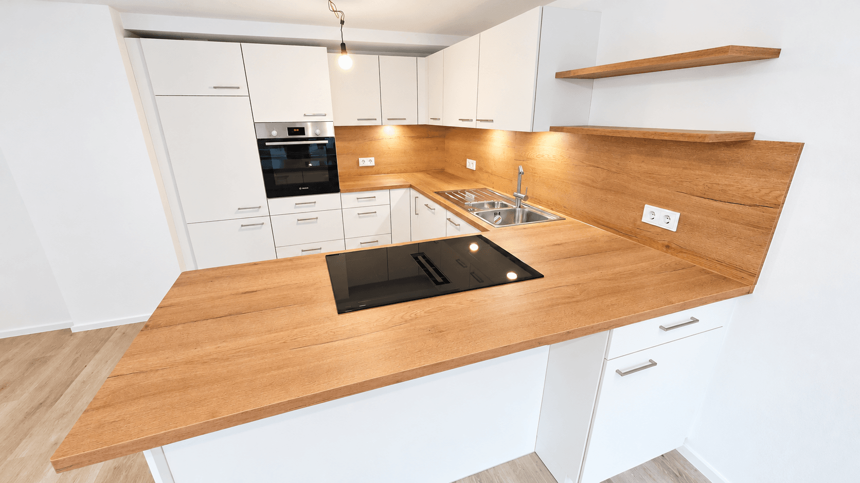 Prenájom bytu 2-izbový 70 m², Rheinstraße 14, Gailingen am Hochrhein, Bádensko-Wurttembersko Prenájom bytu 2-izbový 70 m², Rheinstraße 14, Gailingen am Hochrhein, Bádensko-Wurttembersko