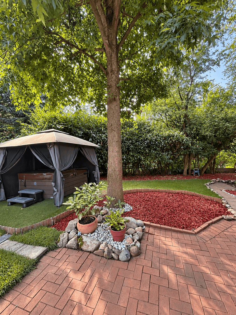 Predaj domu 244 m², pozemok 700 m², Burgwedel, Dolné Sasko Predaj domu 244 m², pozemok 700 m², Burgwedel, Dolné Sasko
