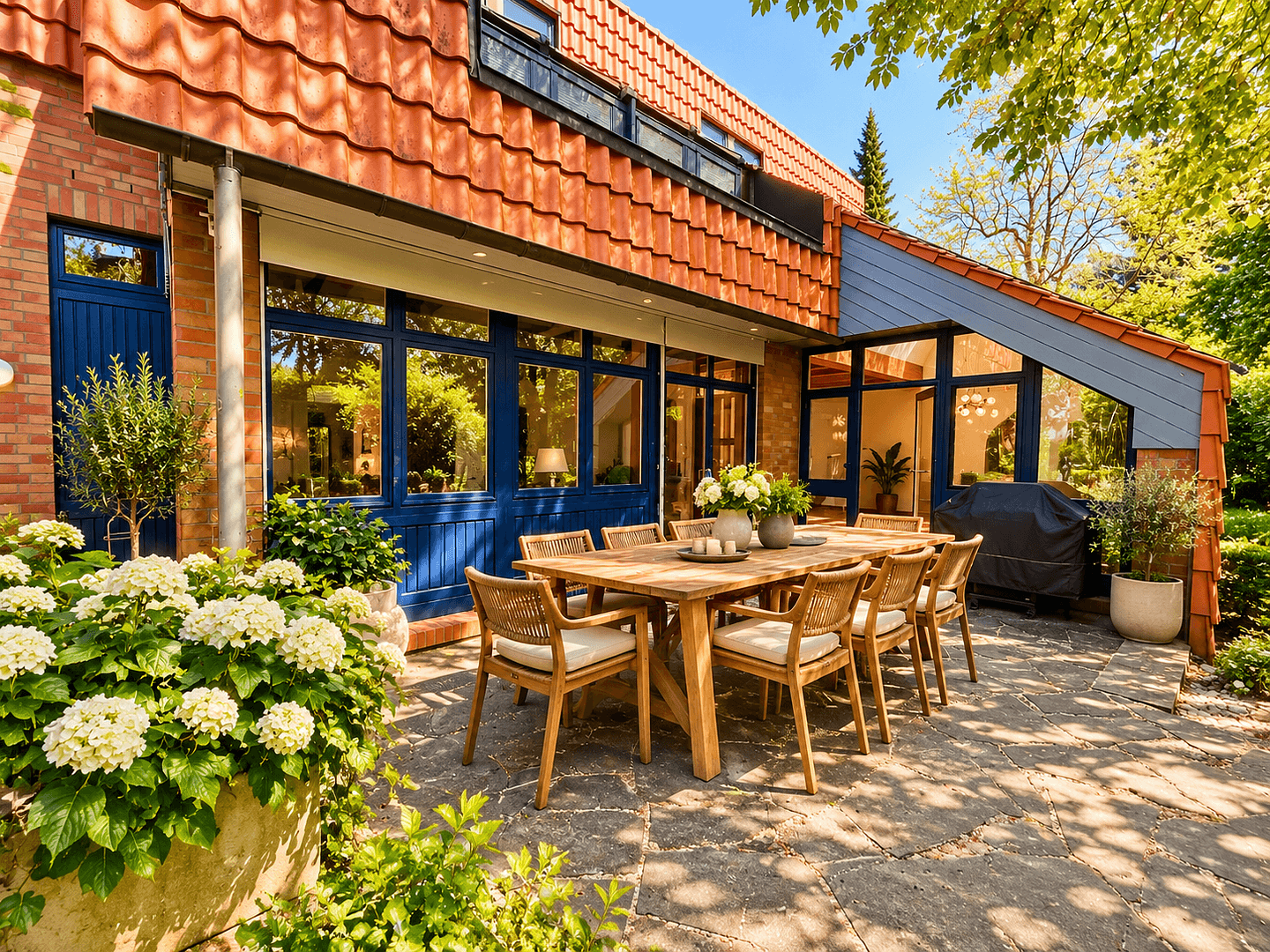 Predaj domu 244 m², pozemok 700 m², Burgwedel, Dolné Sasko Predaj domu 244 m², pozemok 700 m², Burgwedel, Dolné Sasko