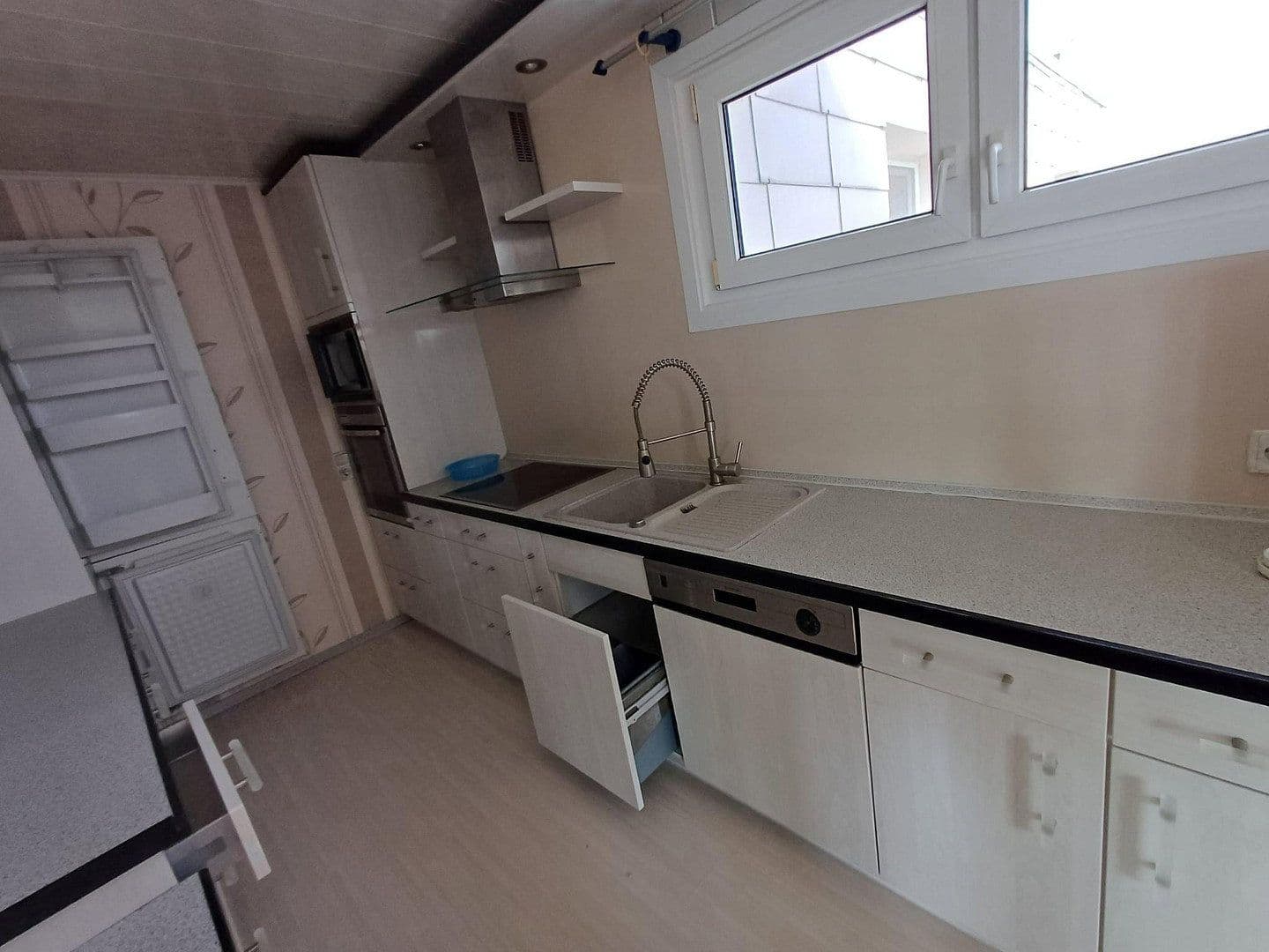 Prenájom bytu 3-izbový 82 m², Schwäbisch Gmünd, Bádensko-Wurttembersko Prenájom bytu 3-izbový 82 m², Schwäbisch Gmünd, Bádensko-Wurttembersko