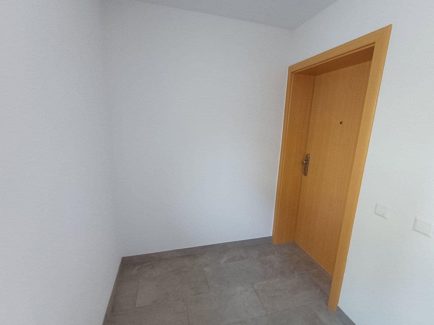 Prenájom bytu 3-izbový 82 m², Schwäbisch Gmünd, Bádensko-Wurttembersko Prenájom bytu 3-izbový 82 m², Schwäbisch Gmünd, Bádensko-Wurttembersko