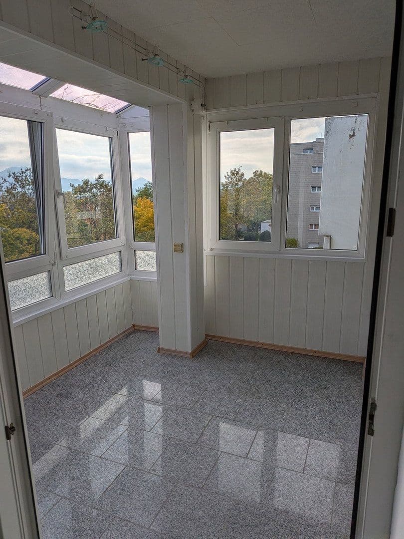 Prenájom bytu 3-izbový 82 m², Schwäbisch Gmünd, Bádensko-Wurttembersko Prenájom bytu 3-izbový 82 m², Schwäbisch Gmünd, Bádensko-Wurttembersko