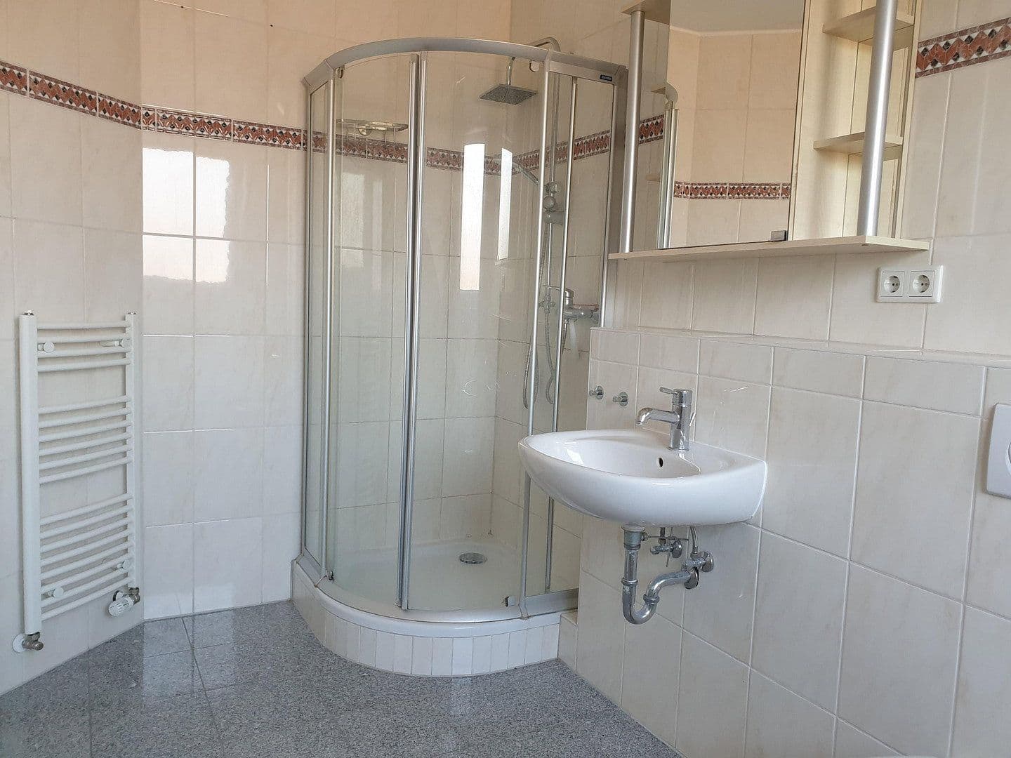 Predaj bytu 3-izbový 85 m², Langenfeld (Rheinland), Severné Porýnie - Westfálsko Predaj bytu 3-izbový 85 m², Langenfeld (Rheinland), Severné Porýnie - Westfálsko