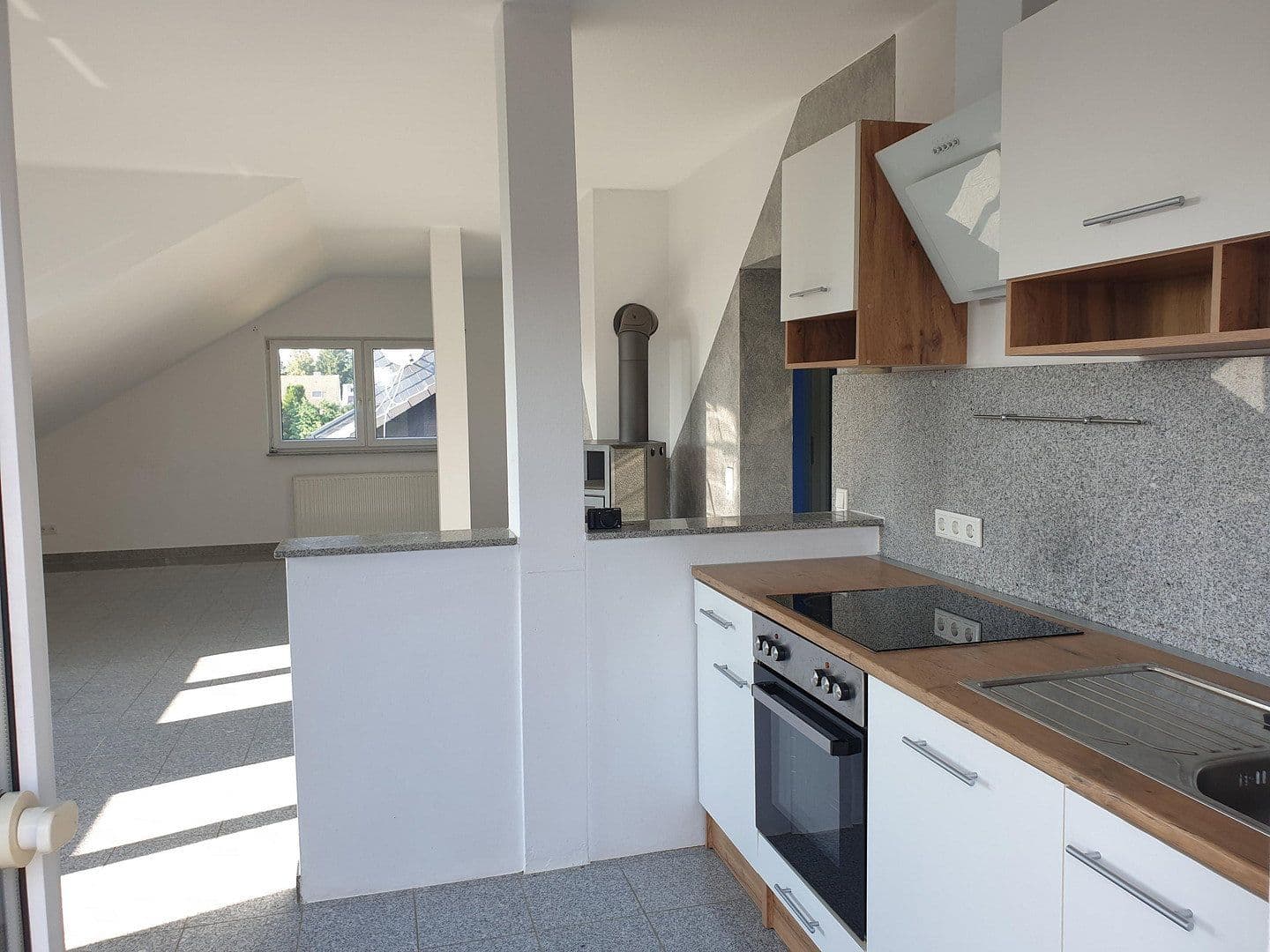 Predaj bytu 3-izbový 85 m², Langenfeld (Rheinland), Severné Porýnie - Westfálsko Predaj bytu 3-izbový 85 m², Langenfeld (Rheinland), Severné Porýnie - Westfálsko