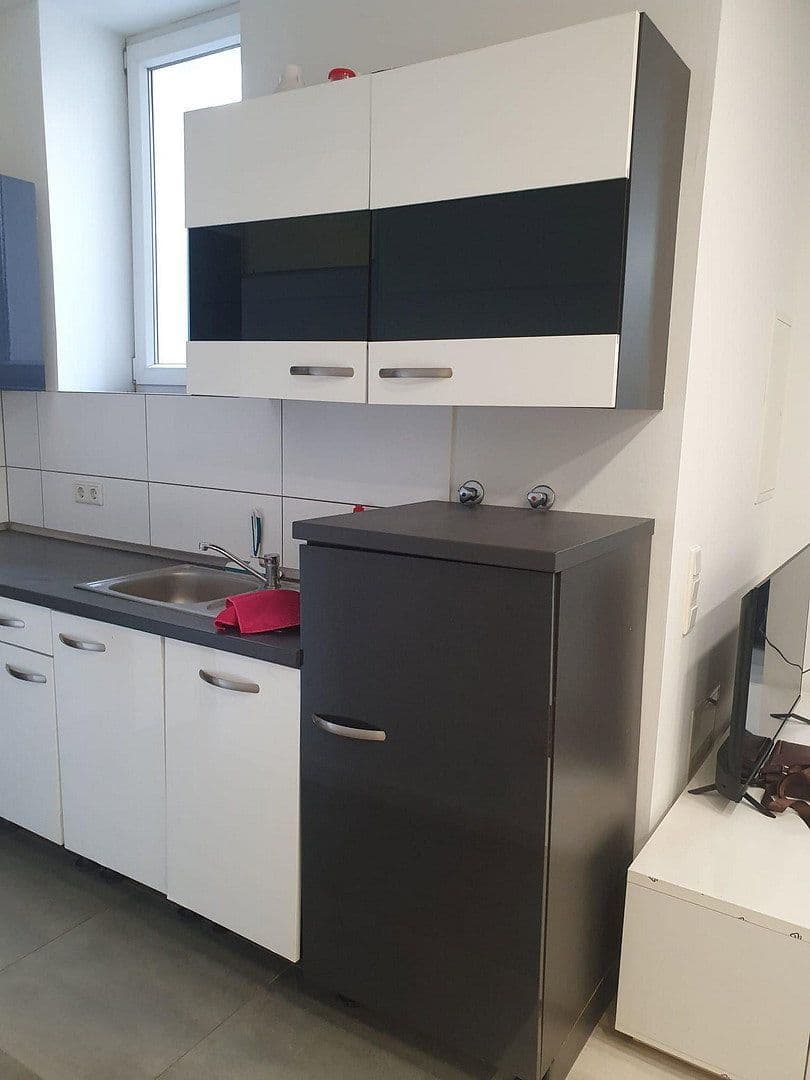 Prenájom bytu 2-izbový 60 m², Günderrodestr. 23, Frankfurt, Hesensko Prenájom bytu 2-izbový 60 m², Günderrodestr. 23, Frankfurt, Hesensko