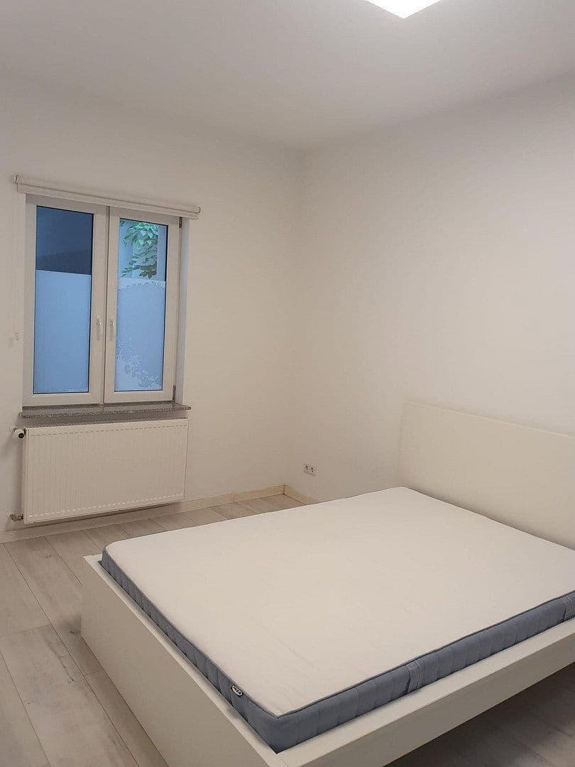 Prenájom bytu 2-izbový 60 m², Günderrodestr. 23, Frankfurt, Hesensko Prenájom bytu 2-izbový 60 m², Günderrodestr. 23, Frankfurt, Hesensko