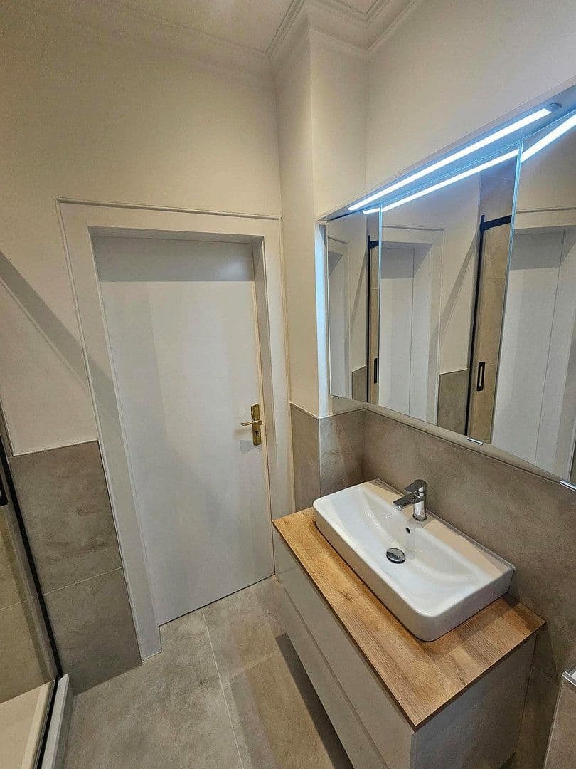 Prenájom bytu 5-izbový 137 m², Krefeld - Bockum, Severné Porýnie - Westfálsko Prenájom bytu 5-izbový 137 m², Krefeld - Bockum, Severné Porýnie - Westfálsko