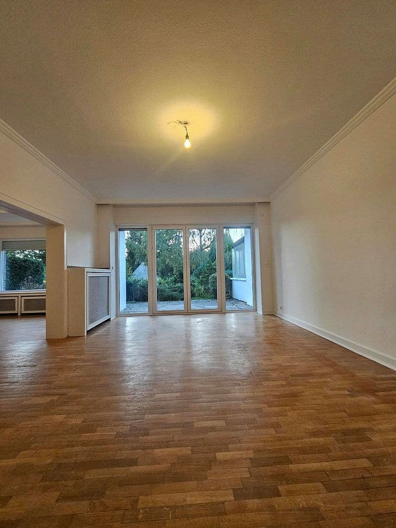 Prenájom bytu 5-izbový 137 m², Krefeld - Bockum, Severné Porýnie - Westfálsko Prenájom bytu 5-izbový 137 m², Krefeld - Bockum, Severné Porýnie - Westfálsko