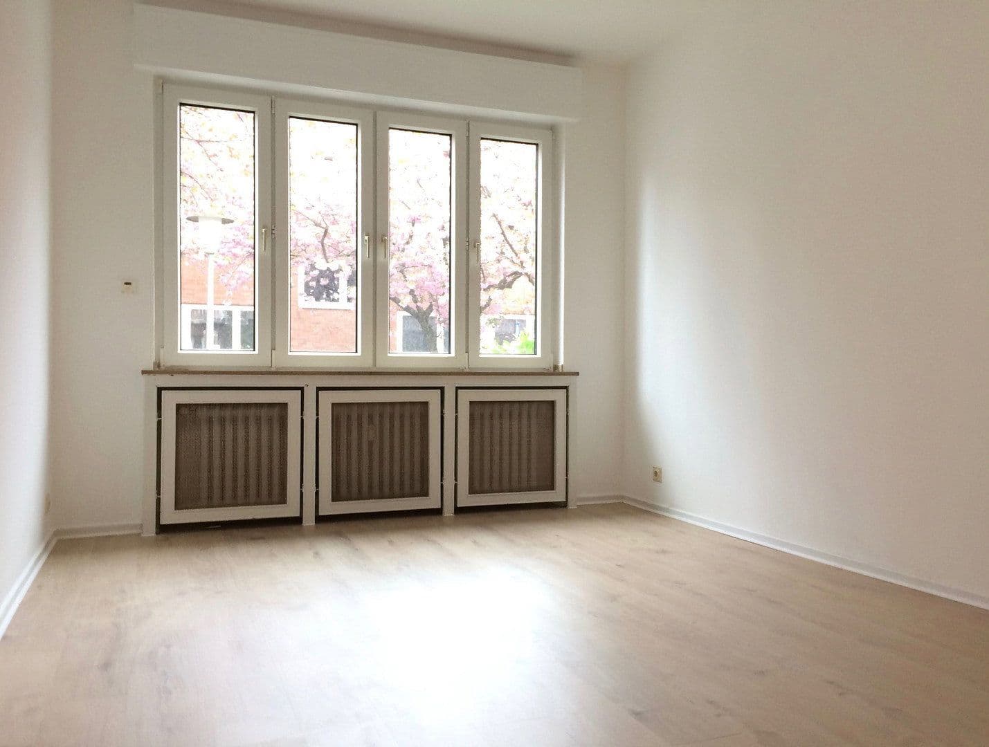 Prenájom bytu 5-izbový 137 m², Krefeld - Bockum, Severné Porýnie - Westfálsko Prenájom bytu 5-izbový 137 m², Krefeld - Bockum, Severné Porýnie - Westfálsko