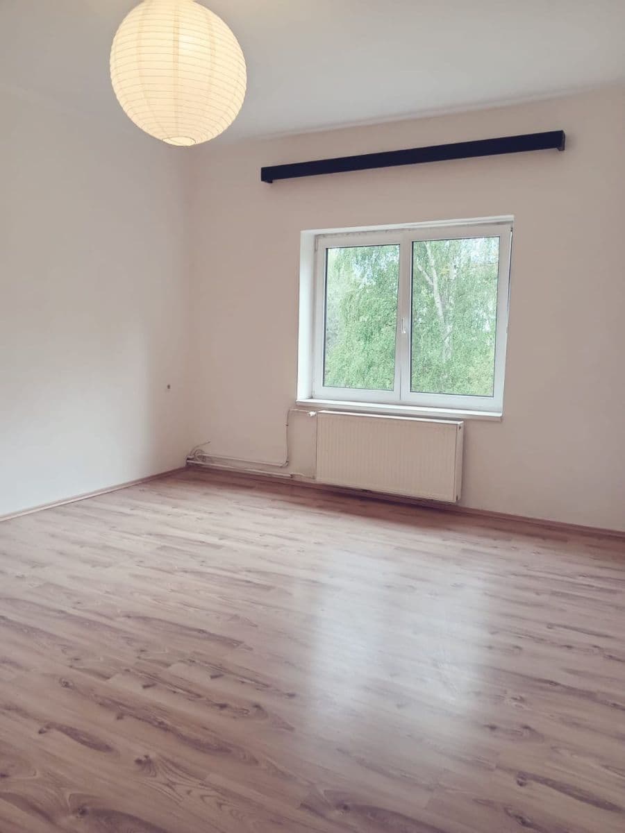 Prenájom bytu 3-izbový 78 m², Pražská, Liběchov, Středočeský kraj Prenájom bytu 3-izbový 78 m², Pražská, Liběchov, Středočeský kraj