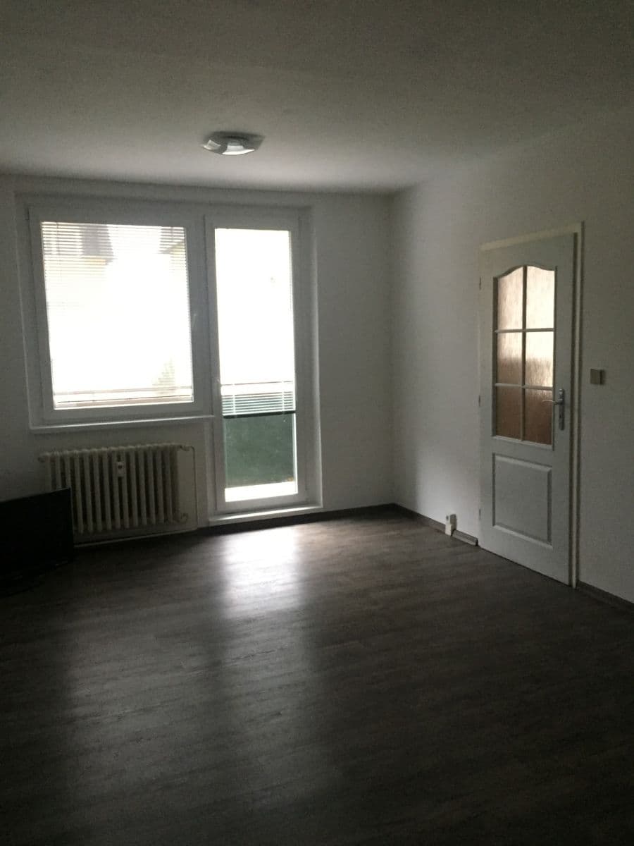 Prenájom bytu 1-izbový 41 m², Kaštanová, Rosice, Jihomoravský kraj Prenájom bytu 1-izbový 41 m², Kaštanová, Rosice, Jihomoravský kraj