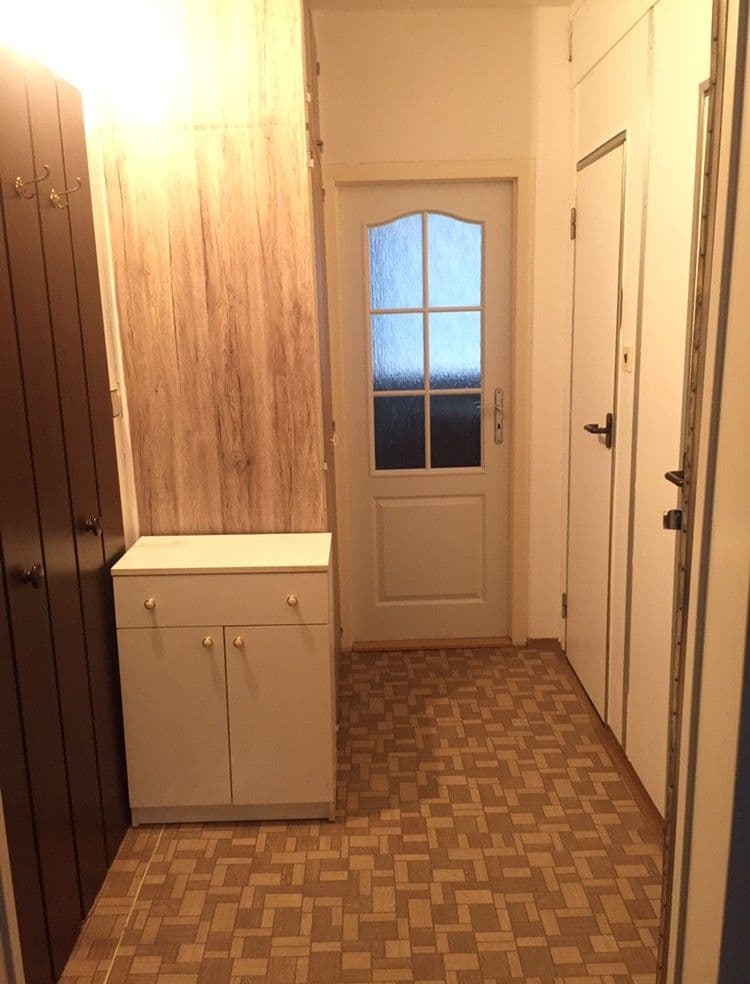 Prenájom bytu 1-izbový 41 m², Kaštanová, Rosice, Jihomoravský kraj Prenájom bytu 1-izbový 41 m², Kaštanová, Rosice, Jihomoravský kraj