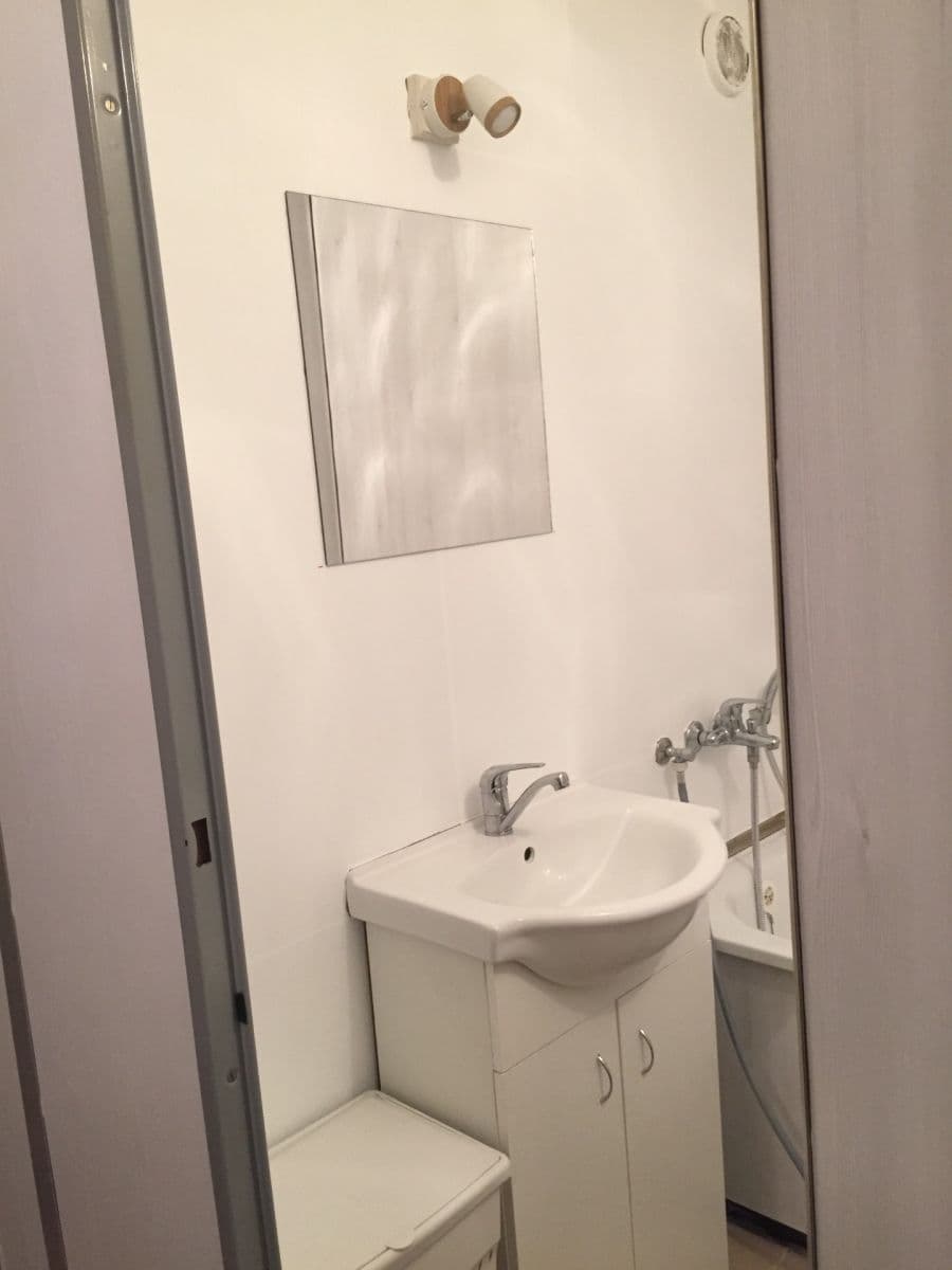 Prenájom bytu 1-izbový 41 m², Kaštanová, Rosice, Jihomoravský kraj Prenájom bytu 1-izbový 41 m², Kaštanová, Rosice, Jihomoravský kraj