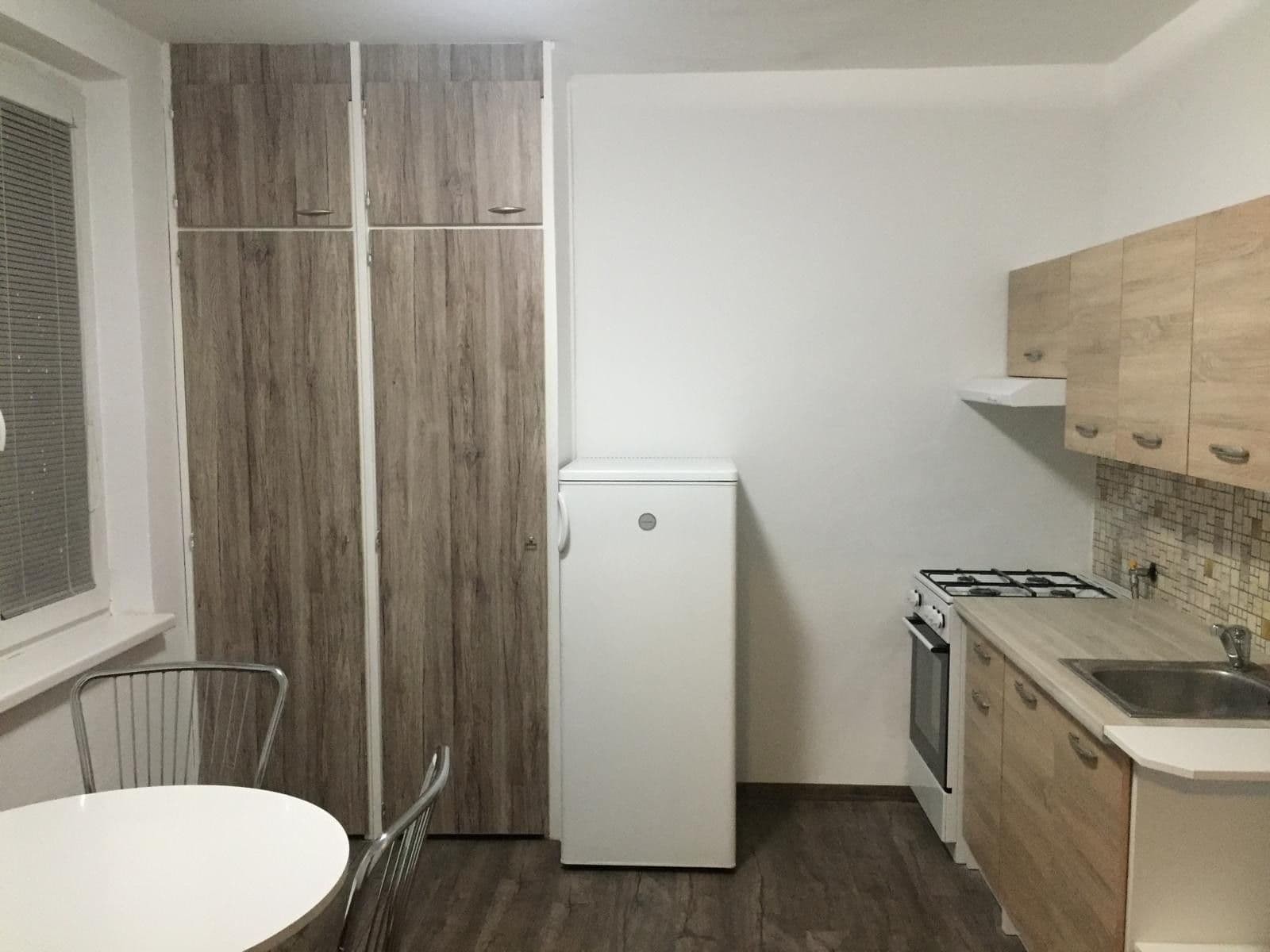 Prenájom bytu 1-izbový 41 m², Kaštanová, Rosice, Jihomoravský kraj Prenájom bytu 1-izbový 41 m², Kaštanová, Rosice, Jihomoravský kraj