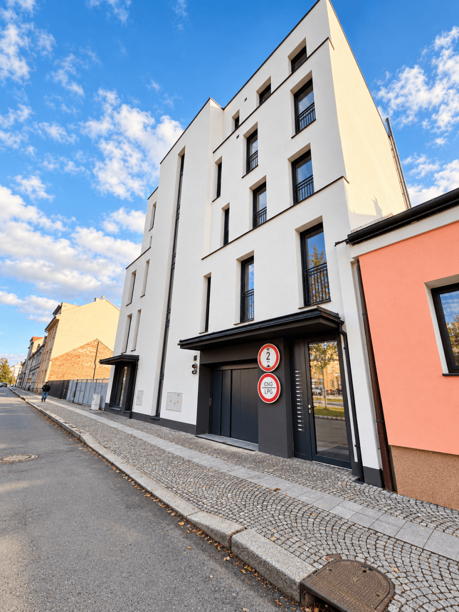Prenájom bytu 1-izbový 44 m², Gočárova třída, Hradec Králové, Královéhradecký kraj Prenájom bytu 1-izbový 44 m², Gočárova třída, Hradec Králové, Královéhradecký kraj