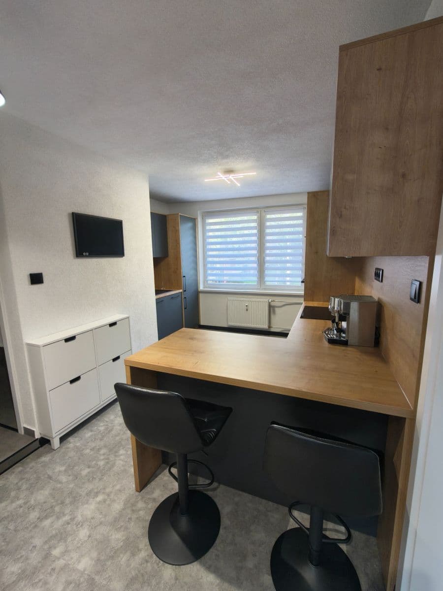 Prenájom bytu 3-izbový 66 m², Brezová, Spišská Nová Ves, Košický kraj Prenájom bytu 3-izbový 66 m², Brezová, Spišská Nová Ves, Košický kraj