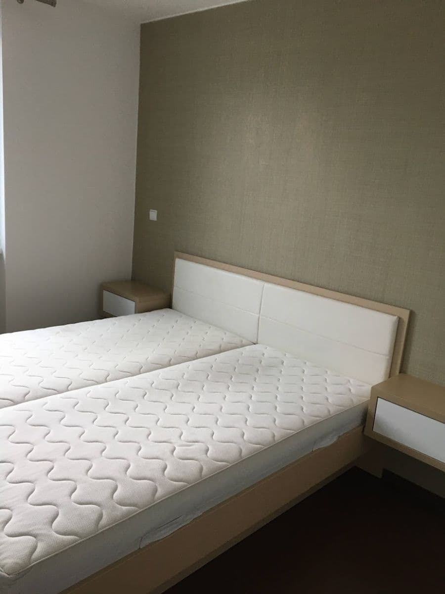 Prenájom bytu 2-izbový 55 m², Zdeňka Štěpánka, Rakovník, Středočeský kraj Prenájom bytu 2-izbový 55 m², Zdeňka Štěpánka, Rakovník, Středočeský kraj