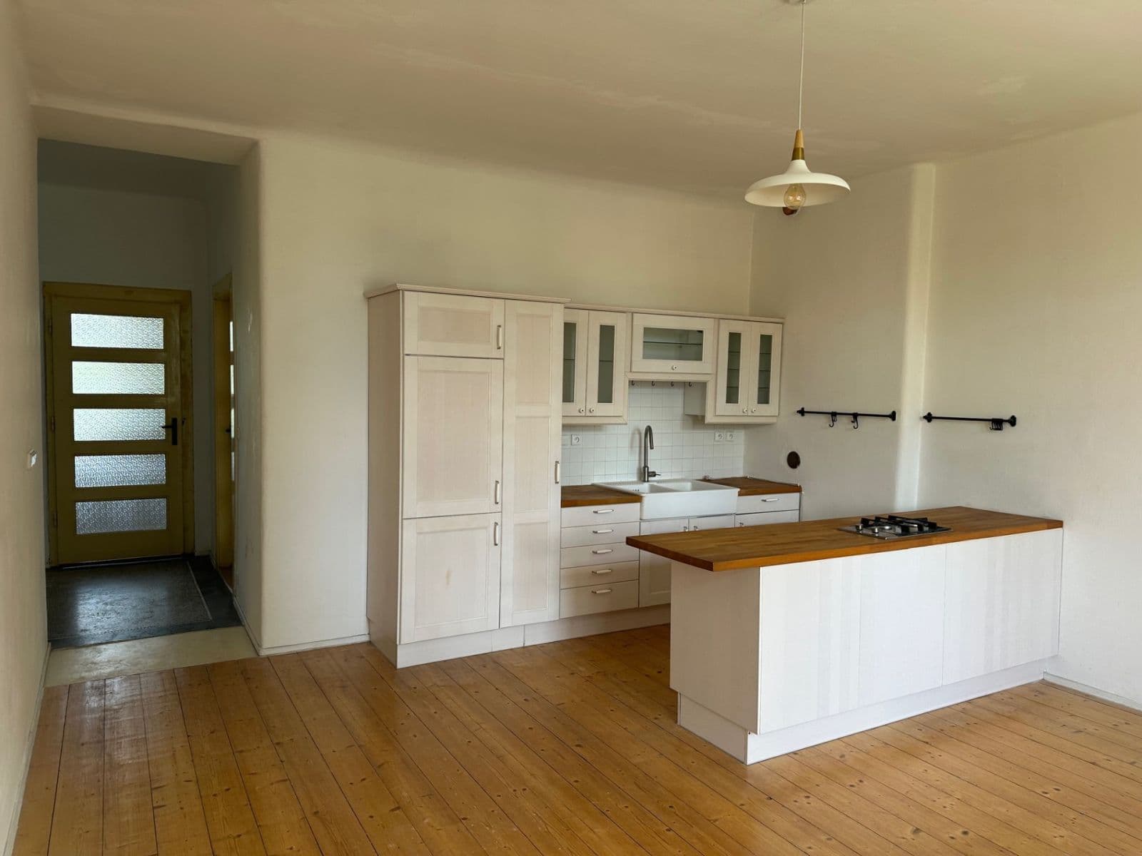 Prenájom bytu 2-izbový 80 m², U Vody, Praha, Praha Prenájom bytu 2-izbový 80 m², U Vody, Praha, Praha