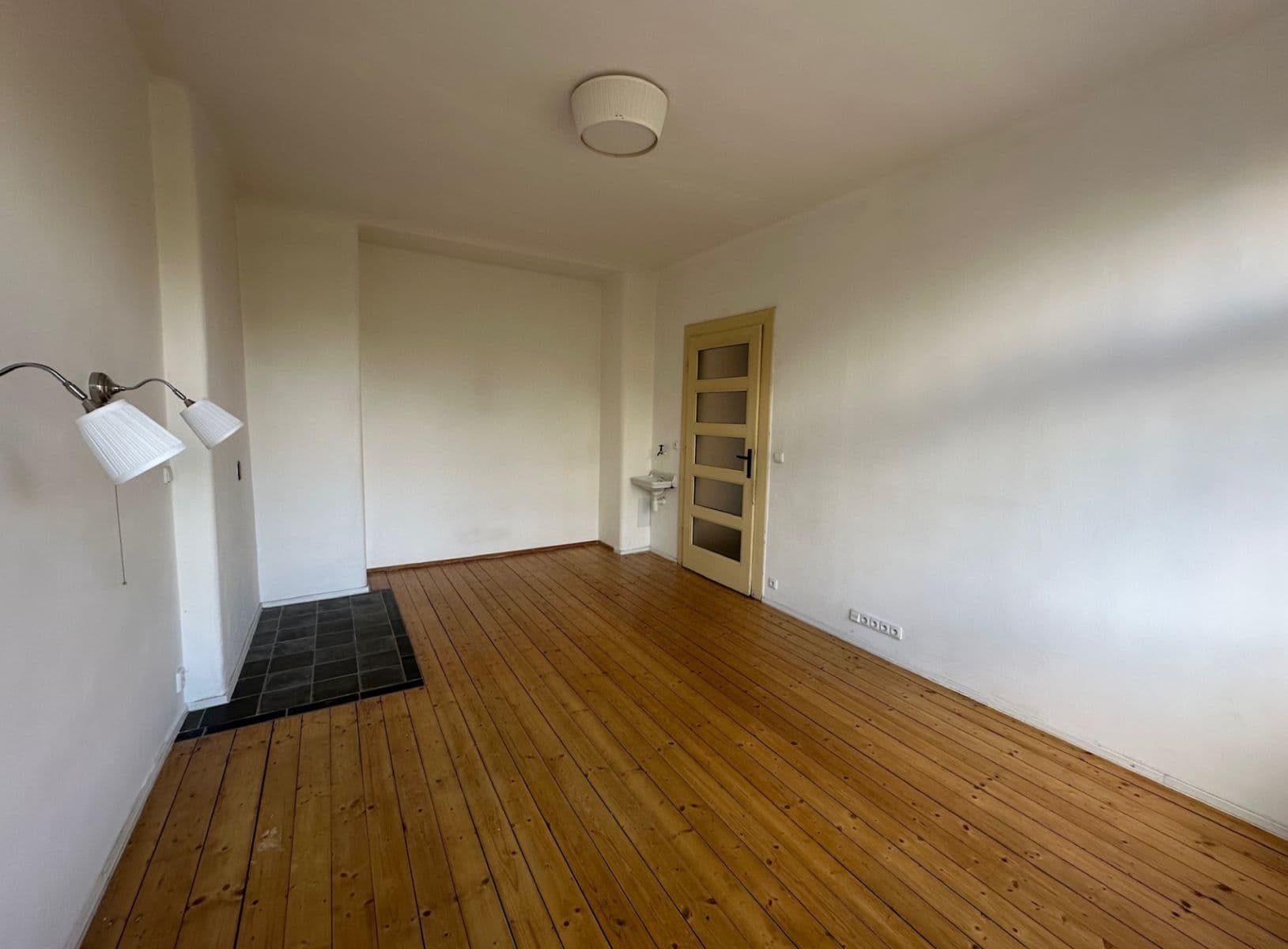 Prenájom bytu 2-izbový 80 m², U Vody, Praha, Praha Prenájom bytu 2-izbový 80 m², U Vody, Praha, Praha