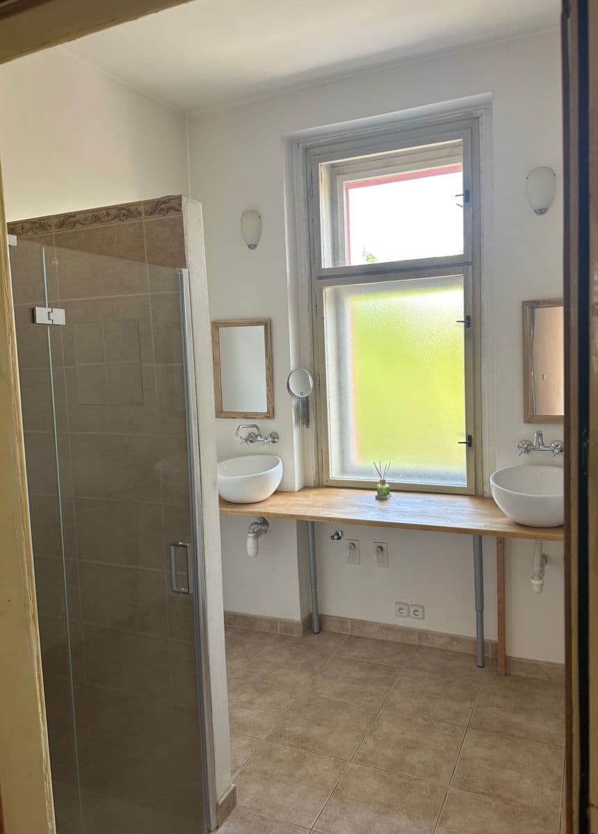 Prenájom bytu 2-izbový 80 m², U Vody, Praha, Praha Prenájom bytu 2-izbový 80 m², U Vody, Praha, Praha