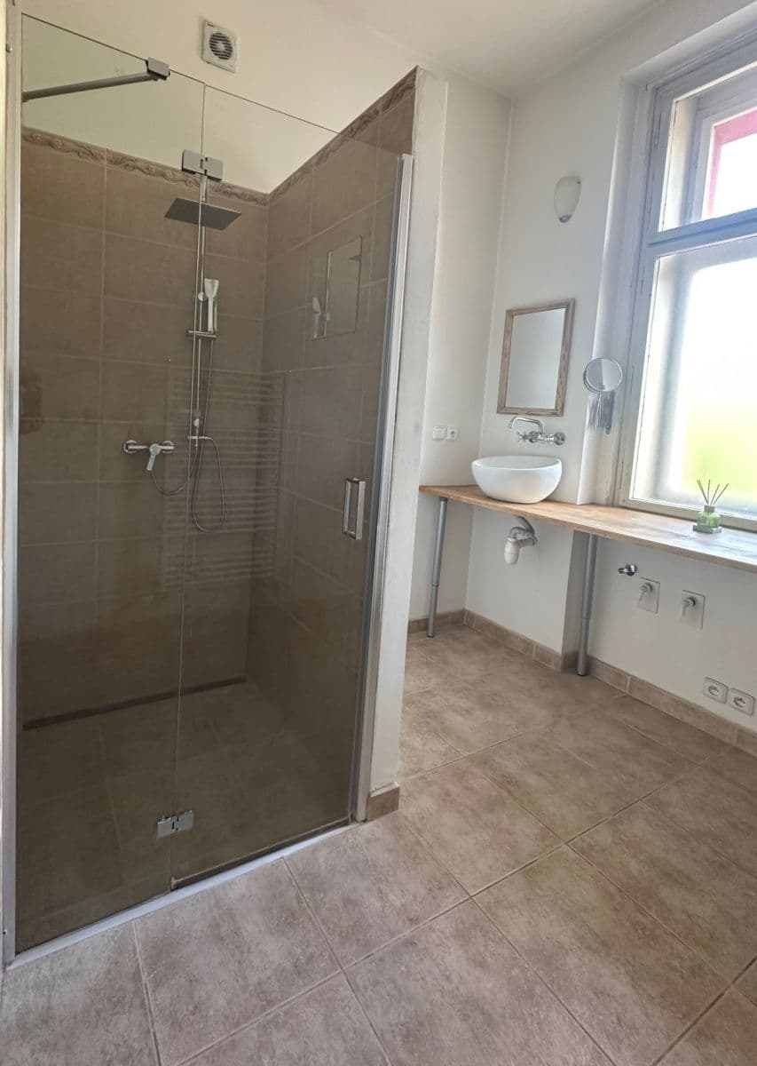 Prenájom bytu 2-izbový 80 m², U Vody, Praha, Praha Prenájom bytu 2-izbový 80 m², U Vody, Praha, Praha