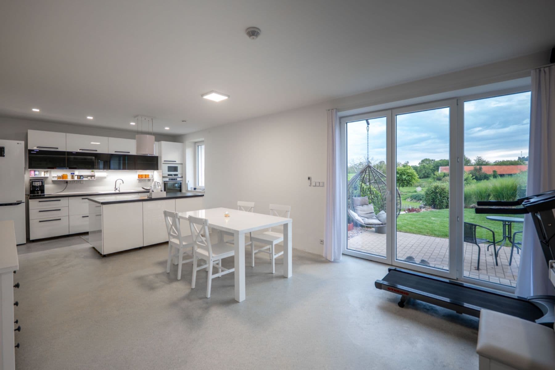 Predaj domu 200 m², pozemok 818 m², Plaňany, Středočeský kraj Predaj domu 200 m², pozemok 818 m², Plaňany, Středočeský kraj