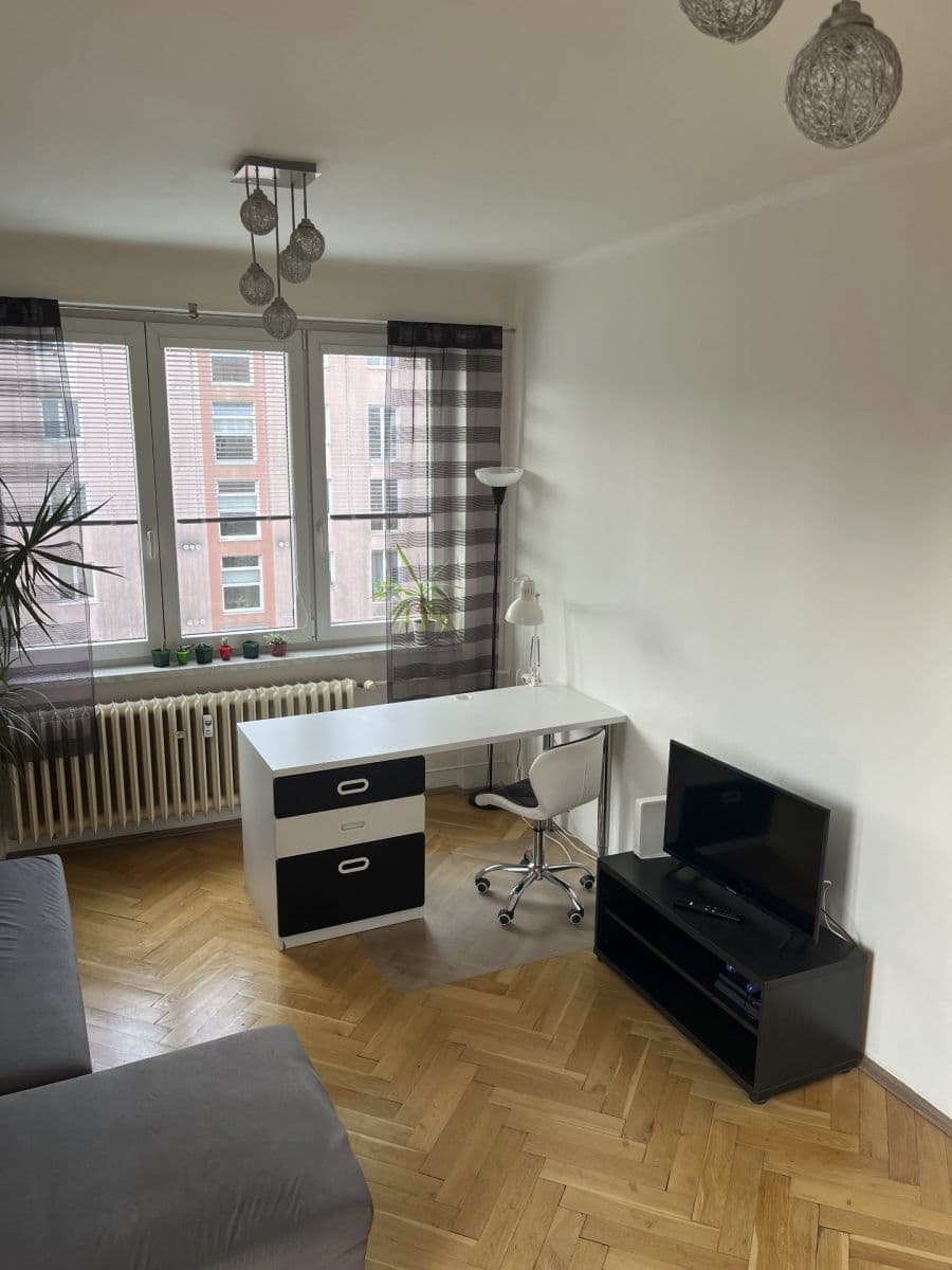 Prenájom bytu 2-izbový 51 m², Blatenská, Plzeň, Plzeňský kraj Prenájom bytu 2-izbový 51 m², Blatenská, Plzeň, Plzeňský kraj