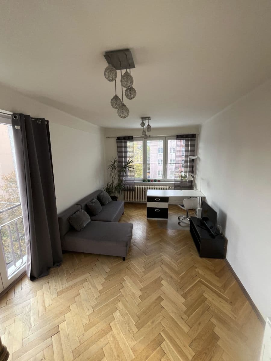 Prenájom bytu 2-izbový 51 m², Blatenská, Plzeň, Plzeňský kraj Prenájom bytu 2-izbový 51 m², Blatenská, Plzeň, Plzeňský kraj