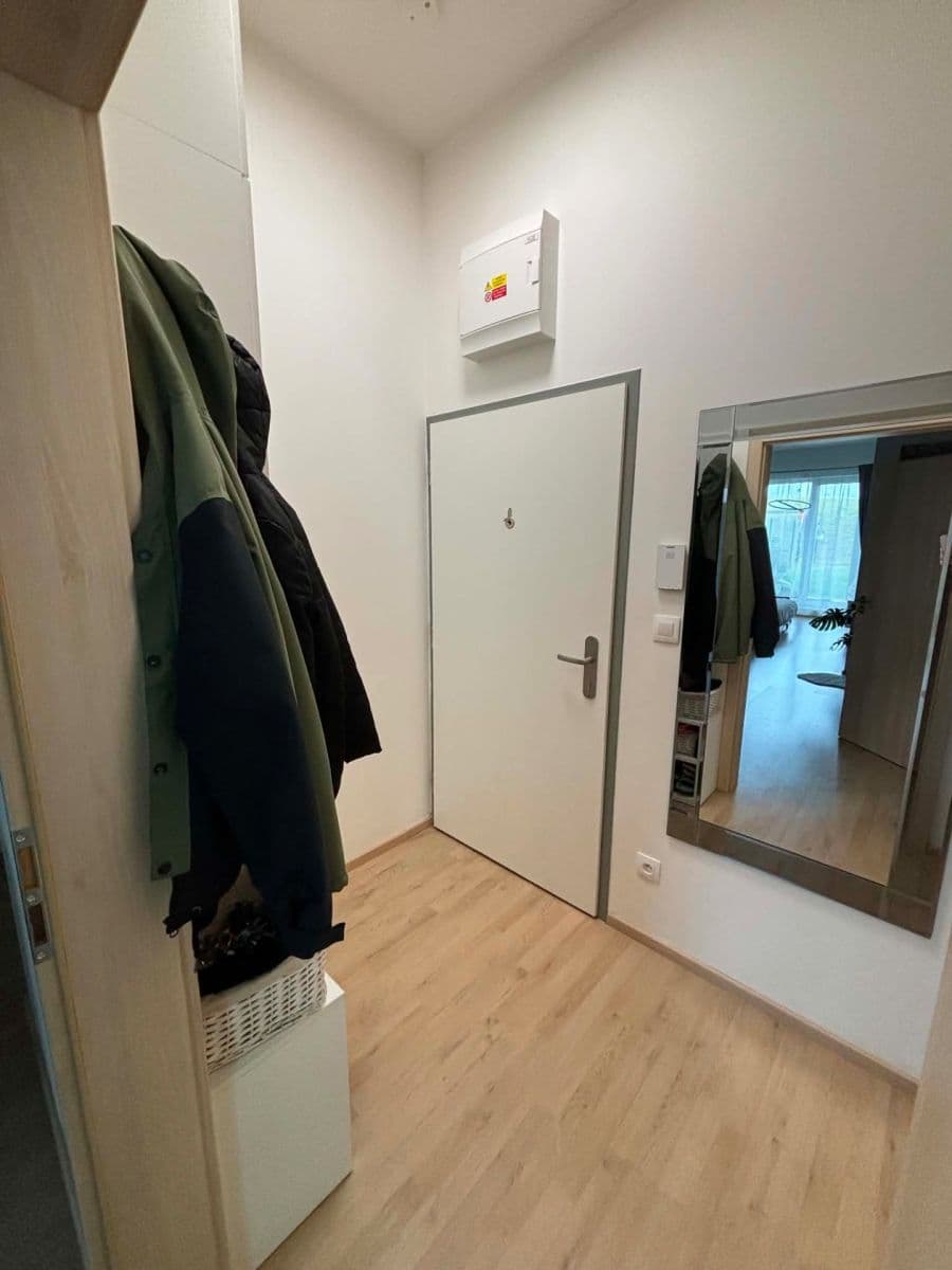 Prenájom bytu 2-izbový 59 m², Velvarská, Horoměřice, Středočeský kraj Prenájom bytu 2-izbový 59 m², Velvarská, Horoměřice, Středočeský kraj