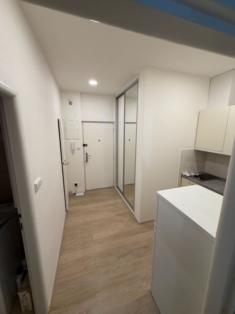 Prenájom bytu 1-izbový 31 m², 5. května, Praha, Praha Prenájom bytu 1-izbový 31 m², 5. května, Praha, Praha