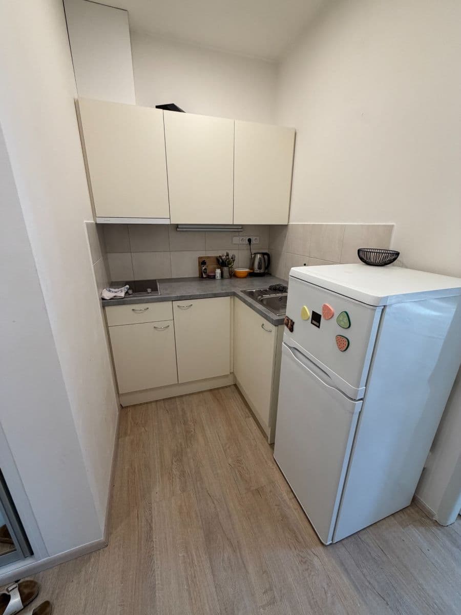 Prenájom bytu 1-izbový 31 m², 5. května, Praha, Praha Prenájom bytu 1-izbový 31 m², 5. května, Praha, Praha