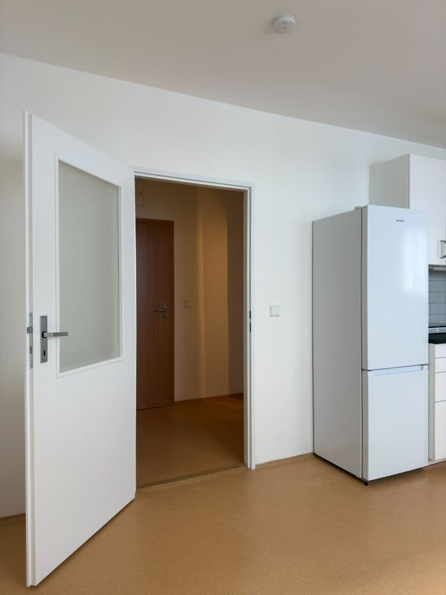 Prenájom bytu 1-izbový 39 m², Zbynická, Praha, Praha Prenájom bytu 1-izbový 39 m², Zbynická, Praha, Praha