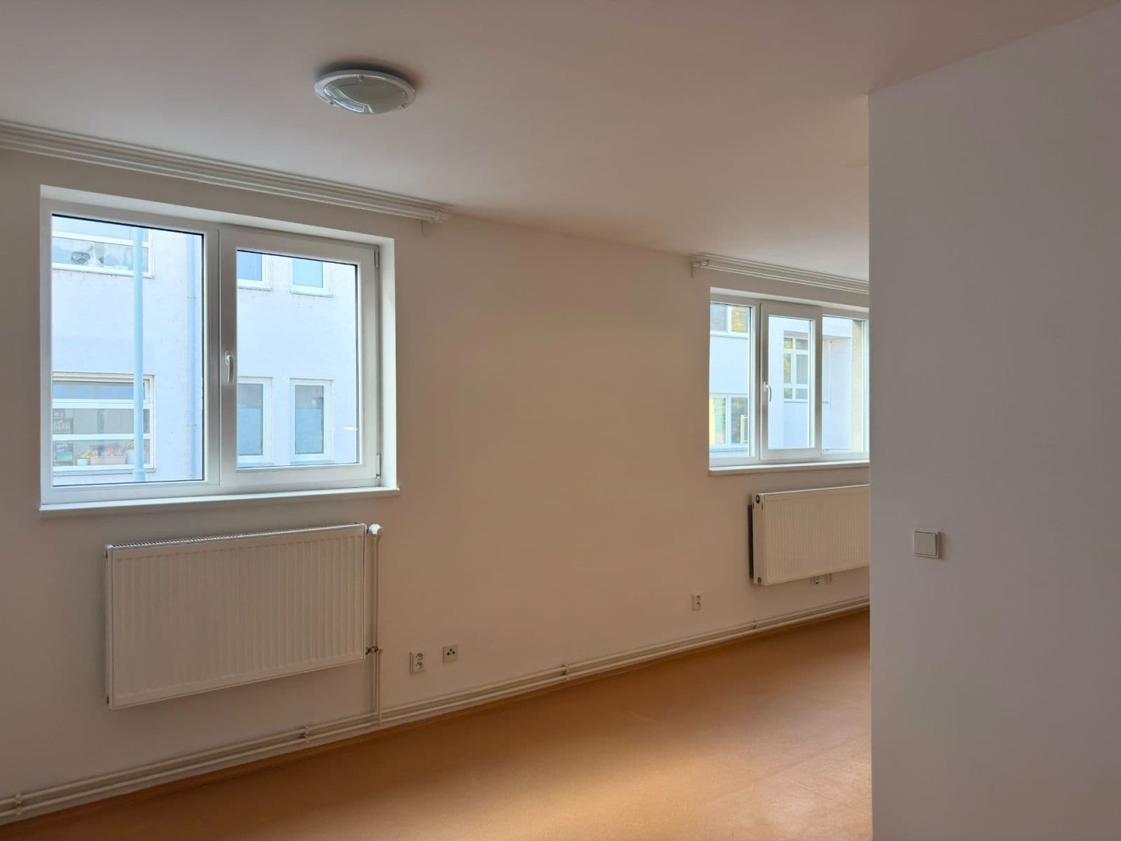 Prenájom bytu 1-izbový 39 m², Zbynická, Praha, Praha Prenájom bytu 1-izbový 39 m², Zbynická, Praha, Praha