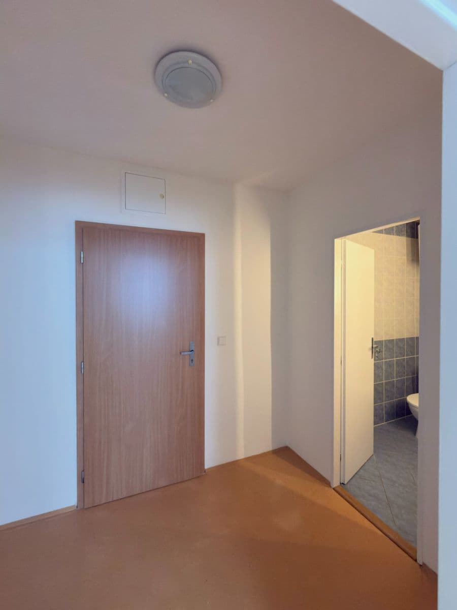 Prenájom bytu 1-izbový 39 m², Zbynická, Praha, Praha Prenájom bytu 1-izbový 39 m², Zbynická, Praha, Praha