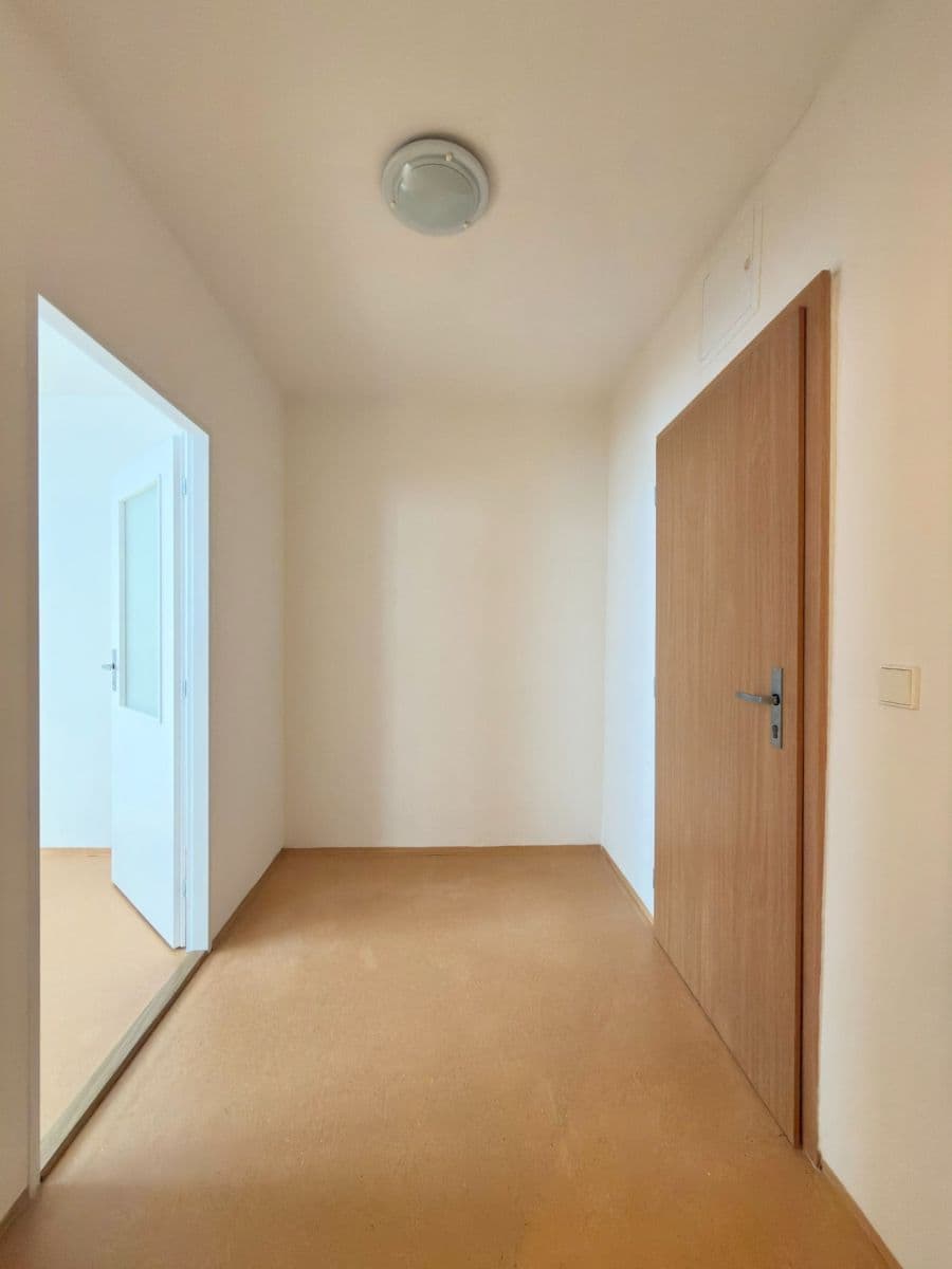 Prenájom bytu 1-izbový 39 m², Zbynická, Praha, Praha Prenájom bytu 1-izbový 39 m², Zbynická, Praha, Praha