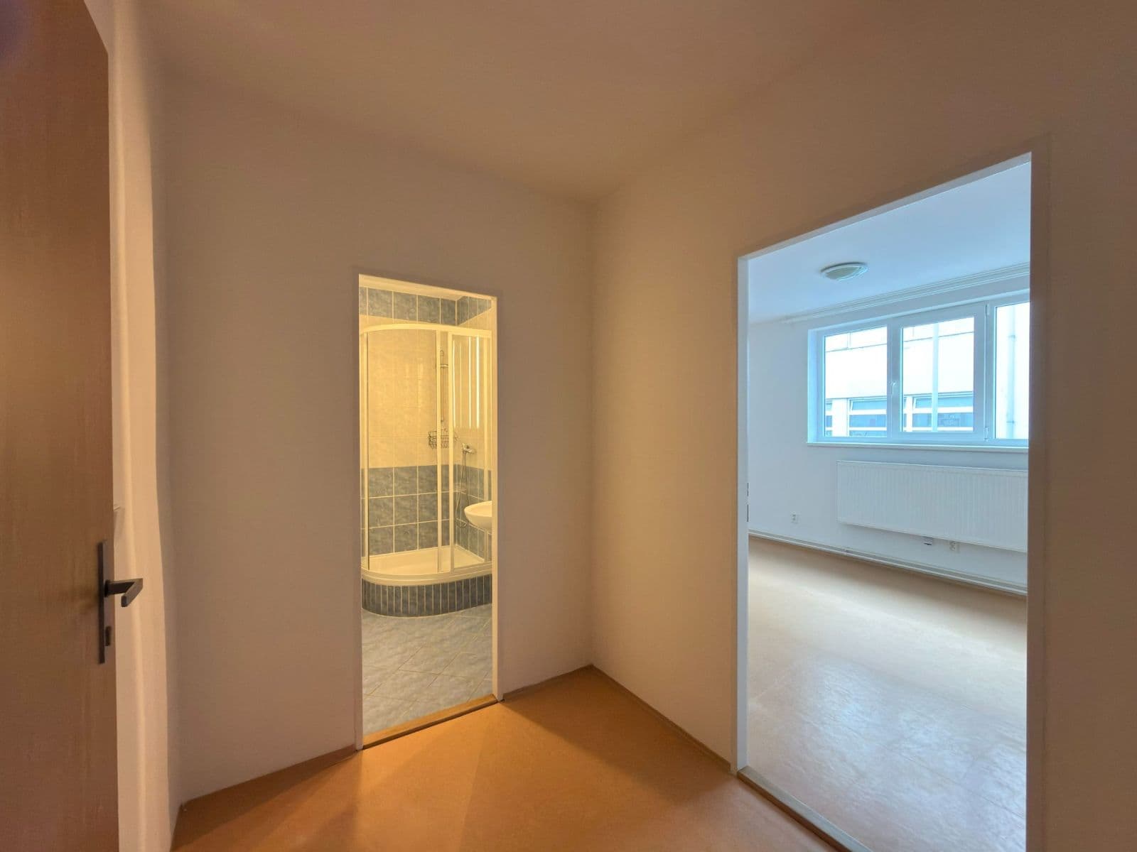 Prenájom bytu 1-izbový 39 m², Zbynická, Praha, Praha Prenájom bytu 1-izbový 39 m², Zbynická, Praha, Praha