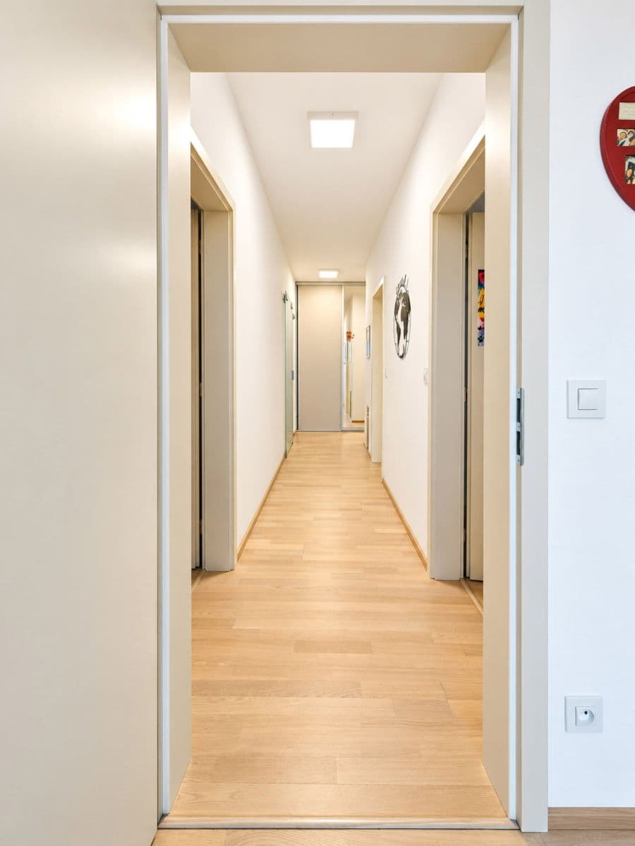 Predaj bytu 4-izbový 92 m², Zvěřinova, Praha, Praha Predaj bytu 4-izbový 92 m², Zvěřinova, Praha, Praha