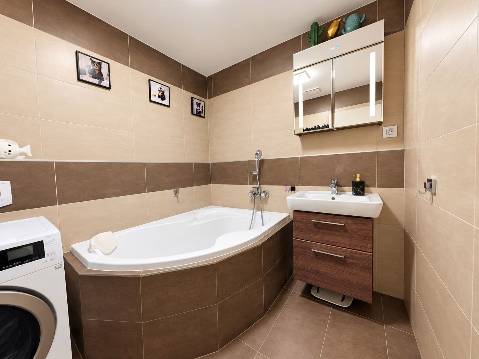 Predaj bytu 4-izbový 92 m², Zvěřinova, Praha, Praha Predaj bytu 4-izbový 92 m², Zvěřinova, Praha, Praha