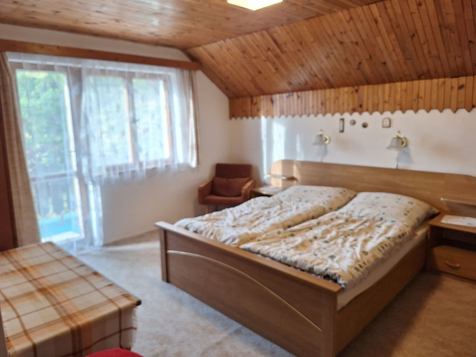 Predaj rekreačného objektu 100 m², pozemok 746 m², V Brdcích, Zbiroh, Plzeňský kraj Predaj rekreačného objektu 100 m², pozemok 746 m², V Brdcích, Zbiroh, Plzeňský kraj