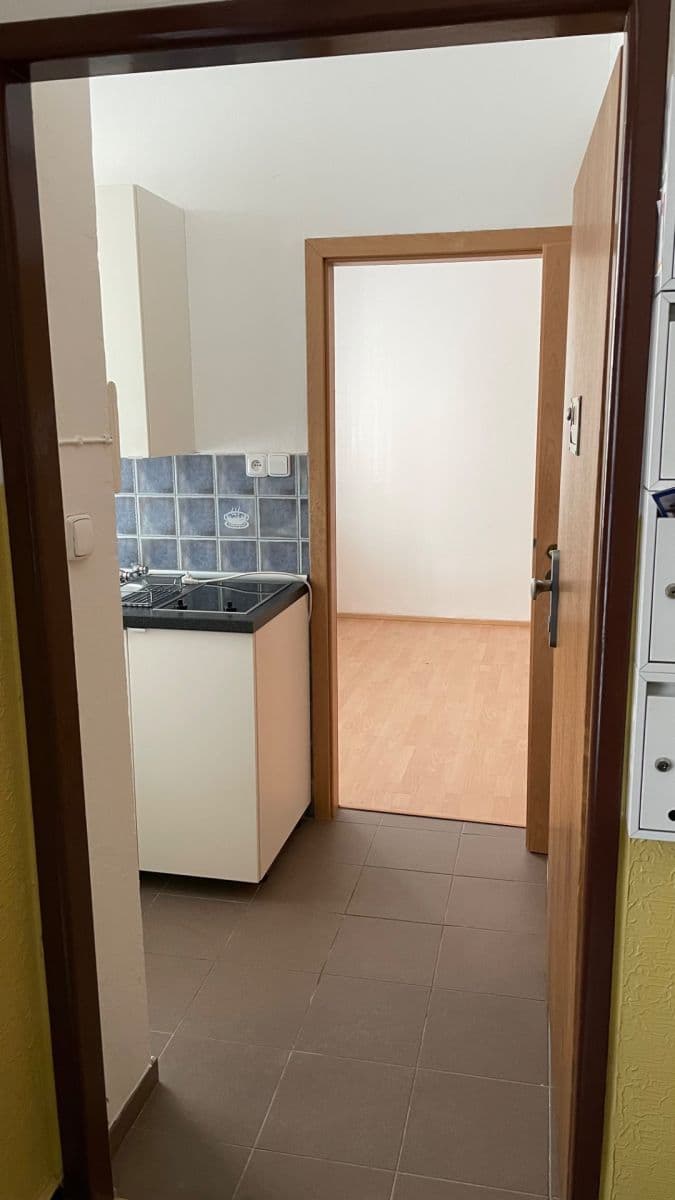 Prenájom bytu Garsoniéra 24 m², Ostrovského, Praha, Praha Prenájom bytu Garsoniéra 24 m², Ostrovského, Praha, Praha