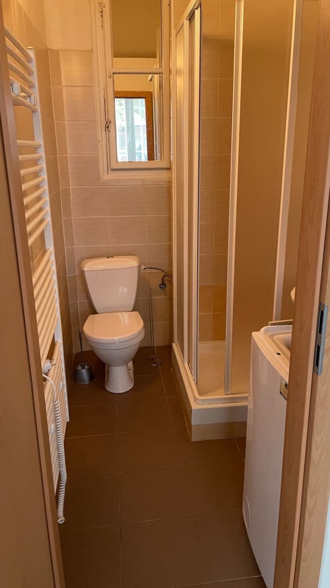Prenájom bytu Garsoniéra 24 m², Ostrovského, Praha, Praha Prenájom bytu Garsoniéra 24 m², Ostrovského, Praha, Praha