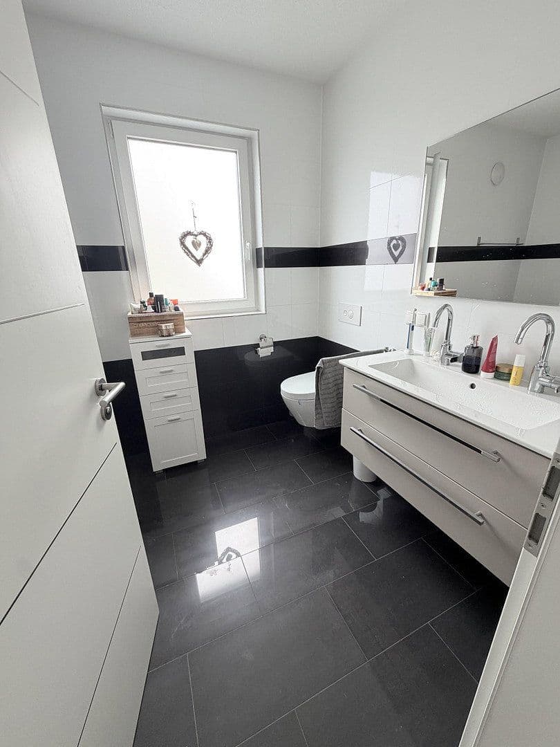 Predaj bytu 3-izbový 91 m², Willroth, Porýnie-Falcko Predaj bytu 3-izbový 91 m², Willroth, Porýnie-Falcko