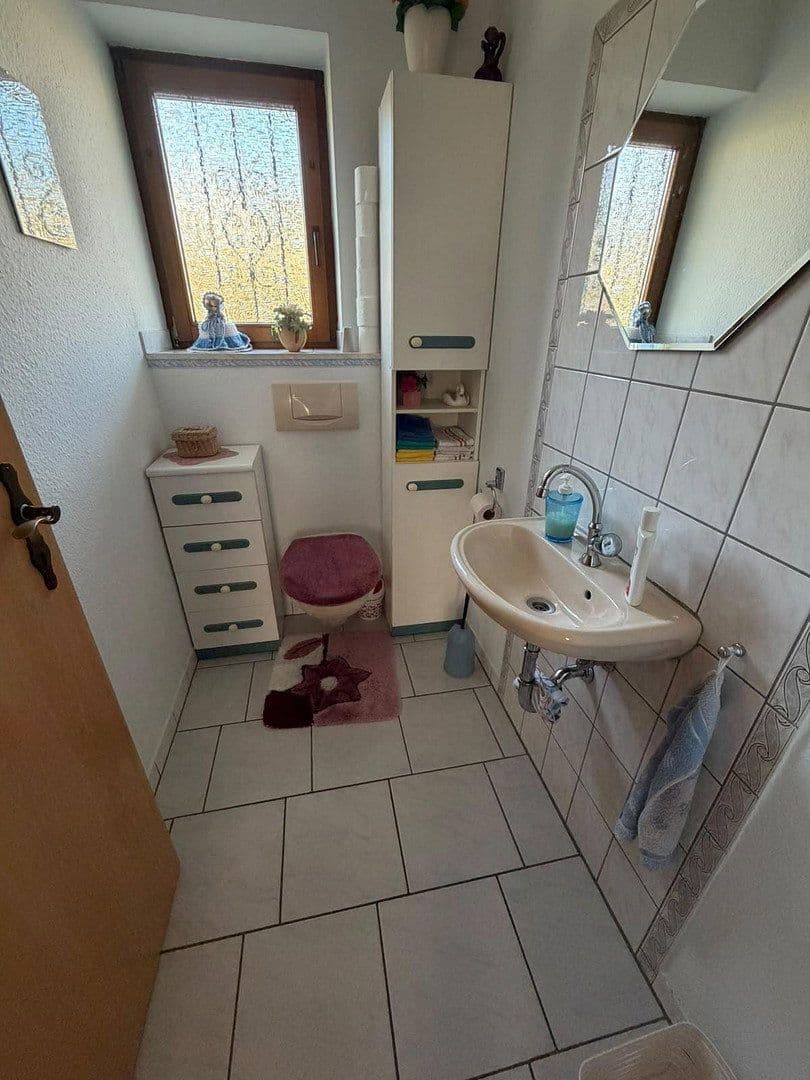 Prenájom bytu 4-izbový 102 m², Am Sonnenhang 8, Oberbettingen, Porýnie-Falcko Prenájom bytu 4-izbový 102 m², Am Sonnenhang 8, Oberbettingen, Porýnie-Falcko