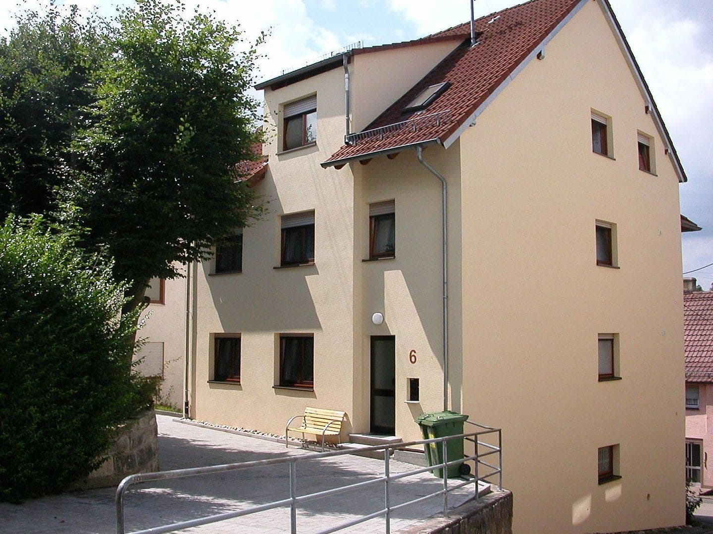 Prenájom bytu 3-izbový 70 m², Krautheim, Bádensko-Wurttembersko Prenájom bytu 3-izbový 70 m², Krautheim, Bádensko-Wurttembersko